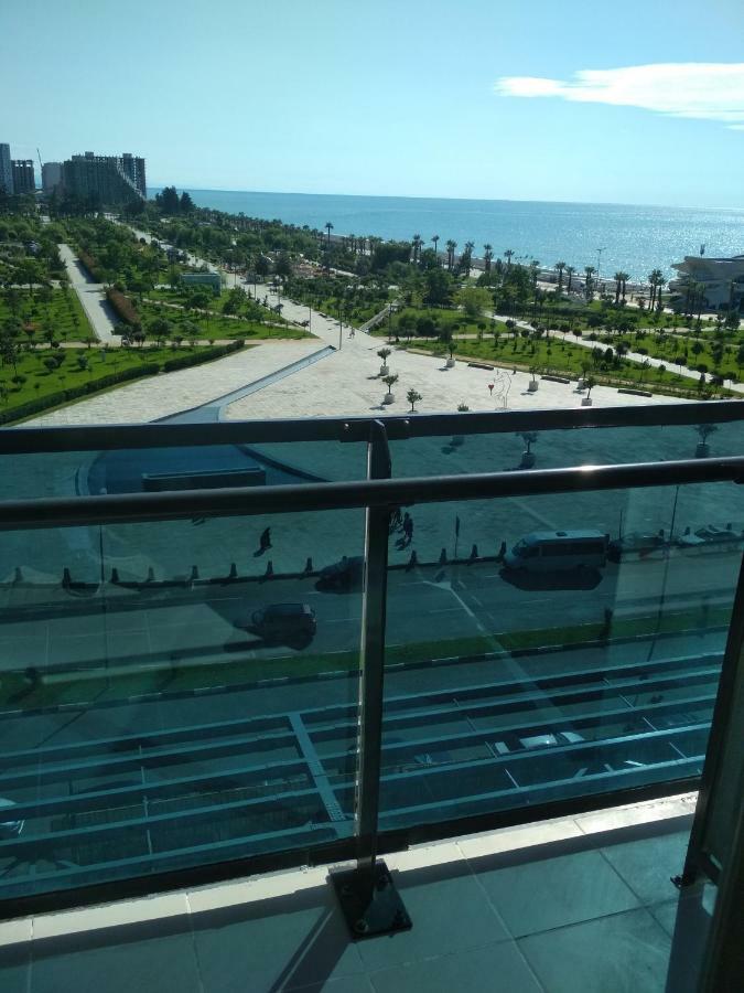 Апартамент Студия Панорамный Возле Моря Batumi Exterior photo
